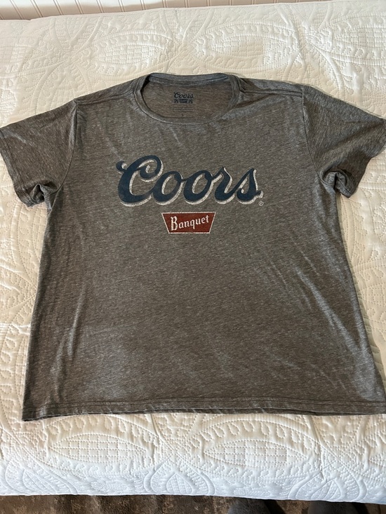 Tops - Coors Banquet Logo Tee in Heather Gray Sz: L